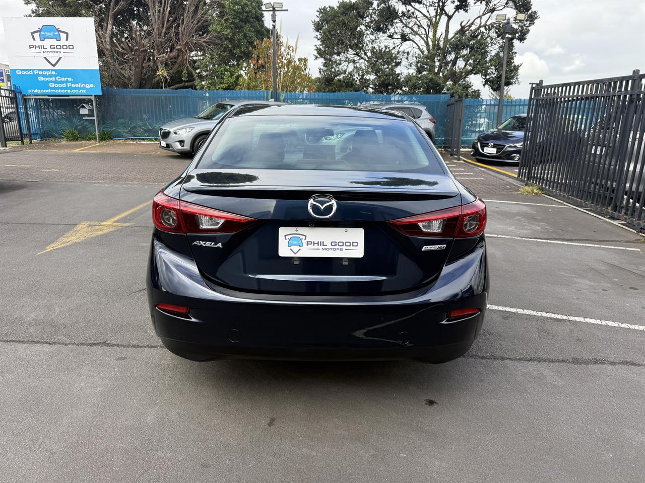 2015 Mazda Axela thumbnail