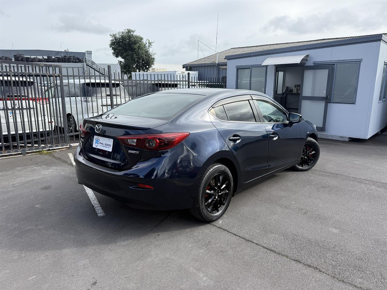 2015 Mazda Axela thumbnail