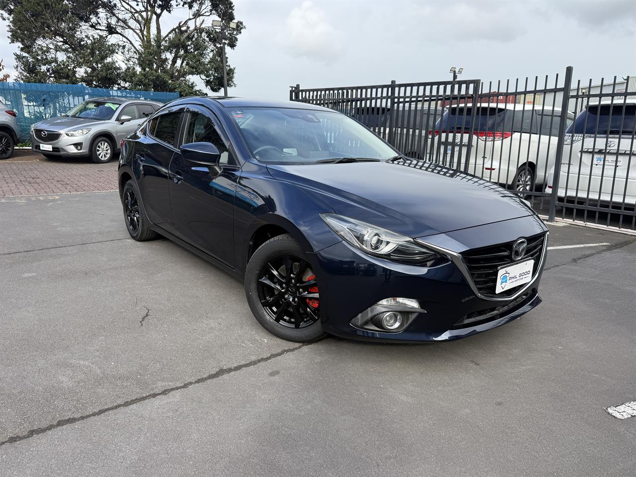2015 Mazda Axela thumbnail