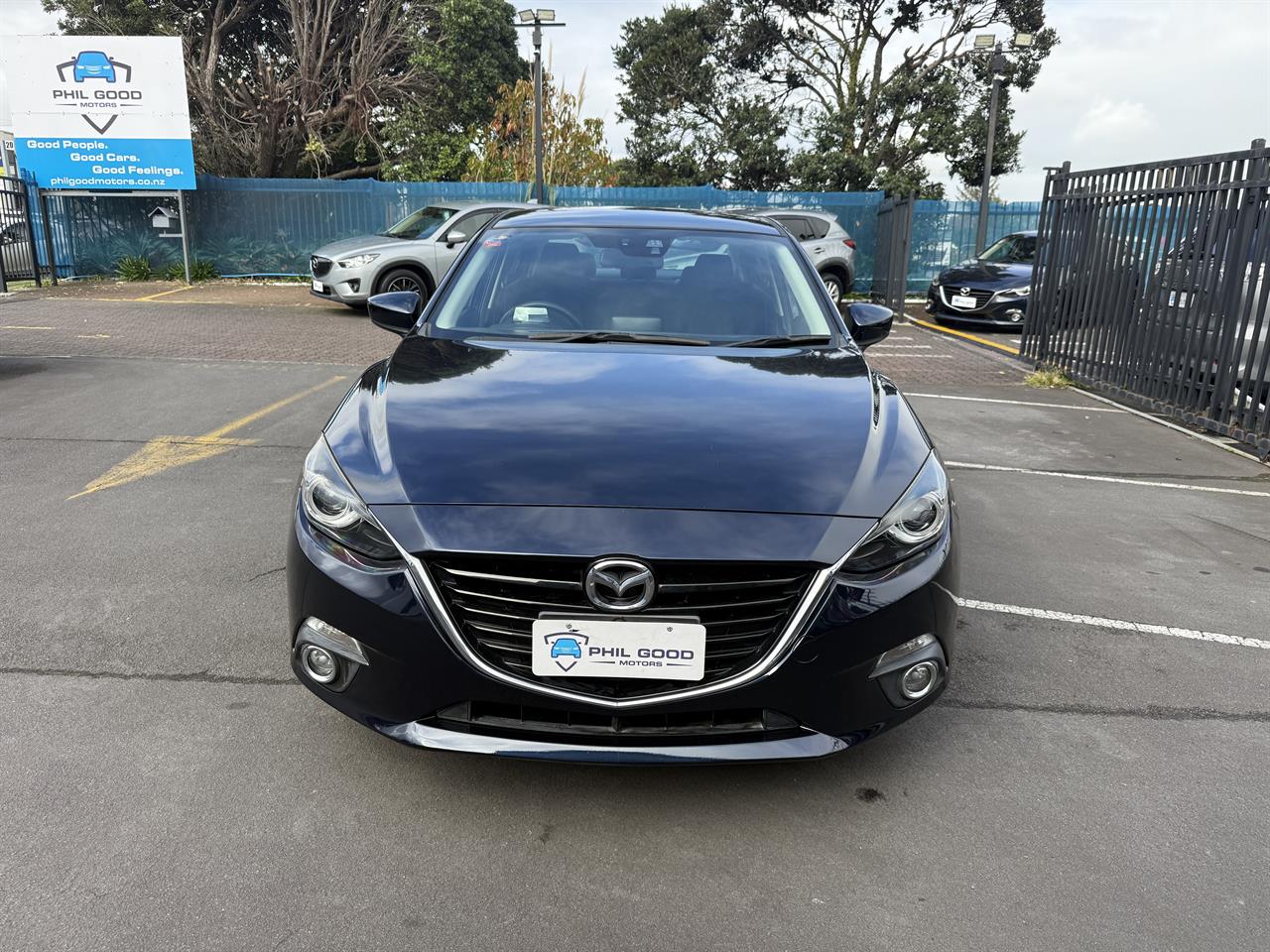2015 Mazda Axela thumbnail