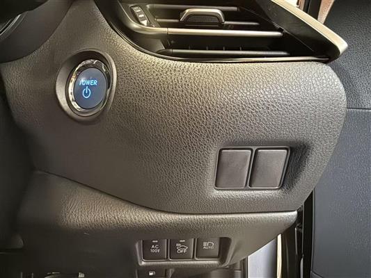 2017 Toyota C-HR thumbnail