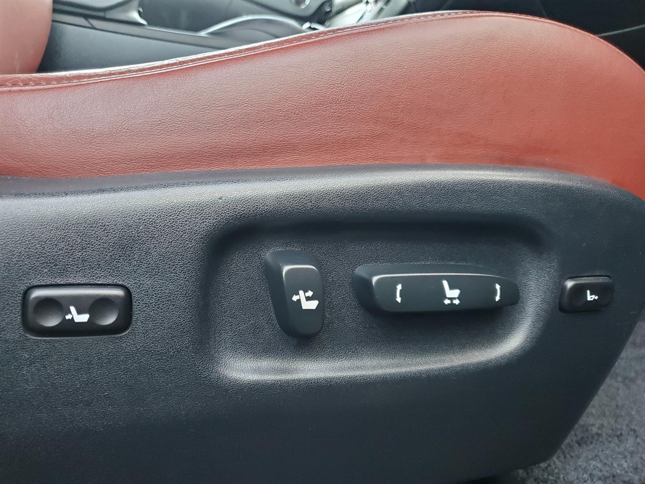 2012 Lexus RX450h thumbnail
