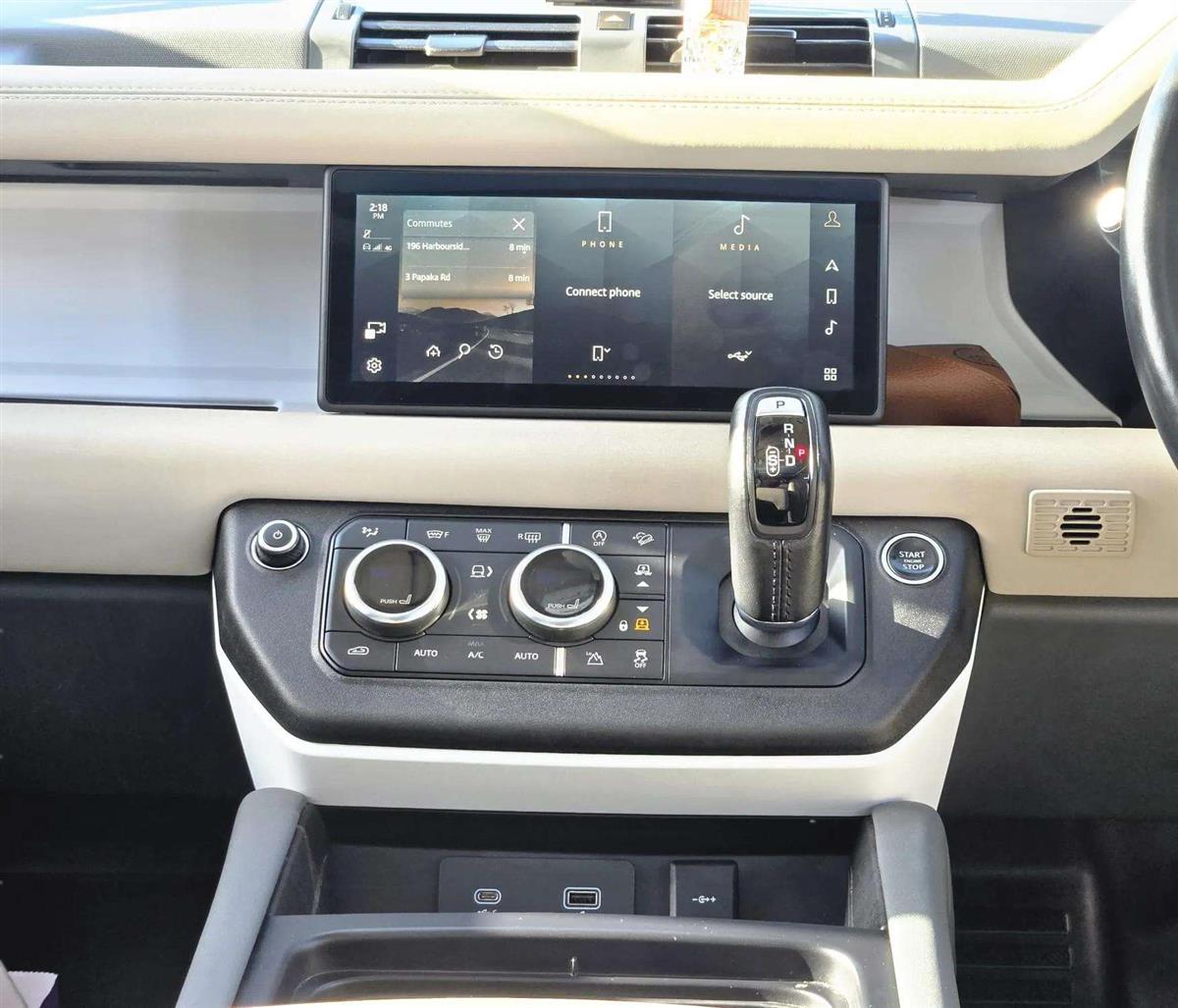 2022 Land Rover Defender thumbnail