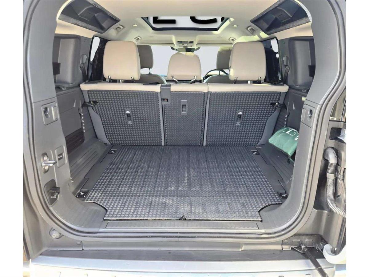 2022 Land Rover Defender thumbnail