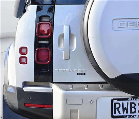 2022 Land Rover Defender thumbnail