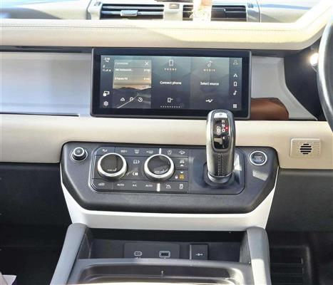 2022 Land Rover Defender thumbnail