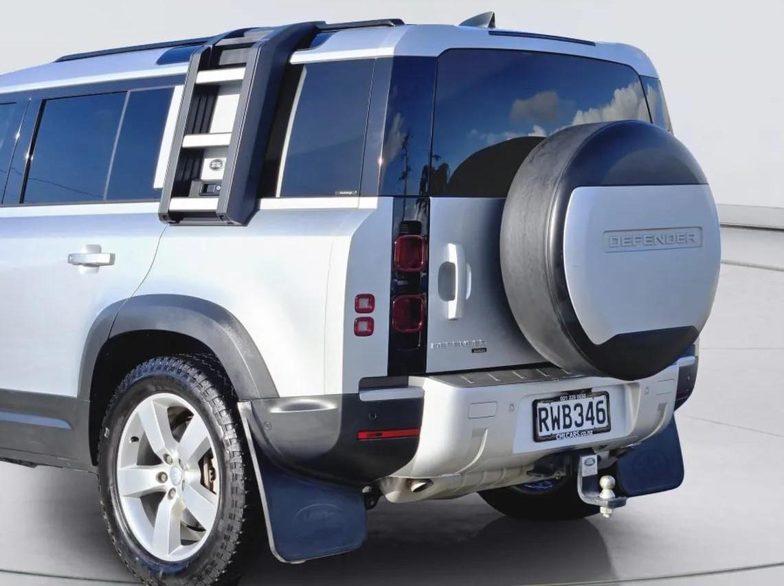 2022 Land Rover Defender thumbnail