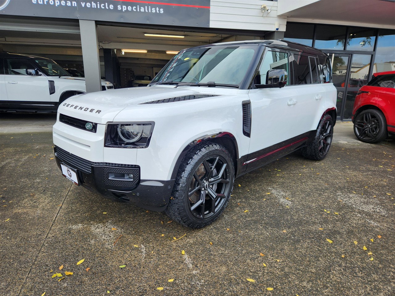 2024 Land Rover Defender thumbnail