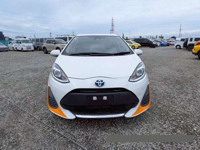 2021 Toyota Aqua thumbnail