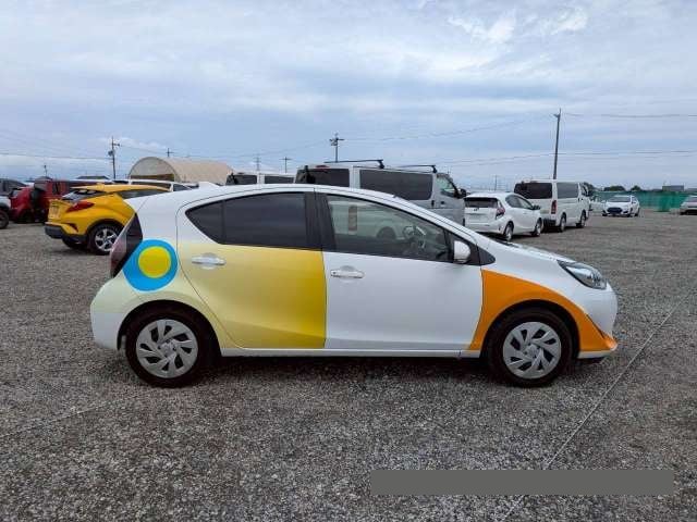 2021 Toyota Aqua thumbnail