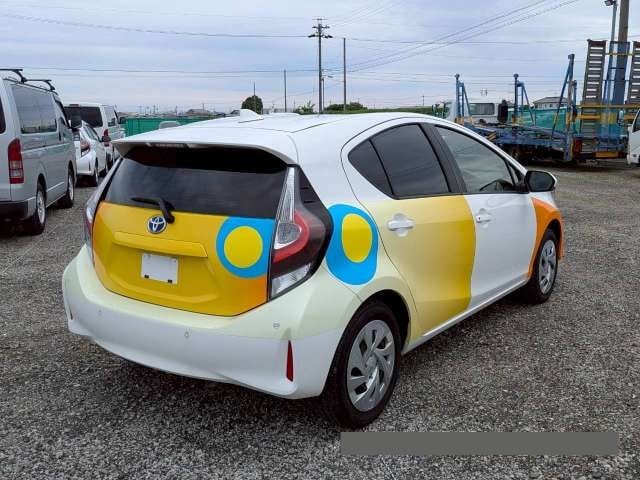 2021 Toyota Aqua thumbnail