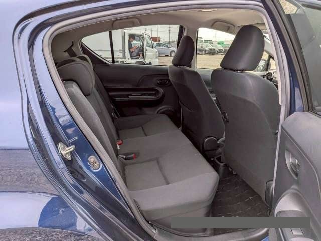 2016 Toyota Aqua thumbnail