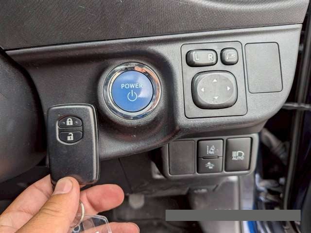 2016 Toyota Aqua thumbnail