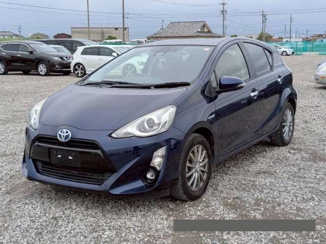 2016 Toyota Aqua thumbnail