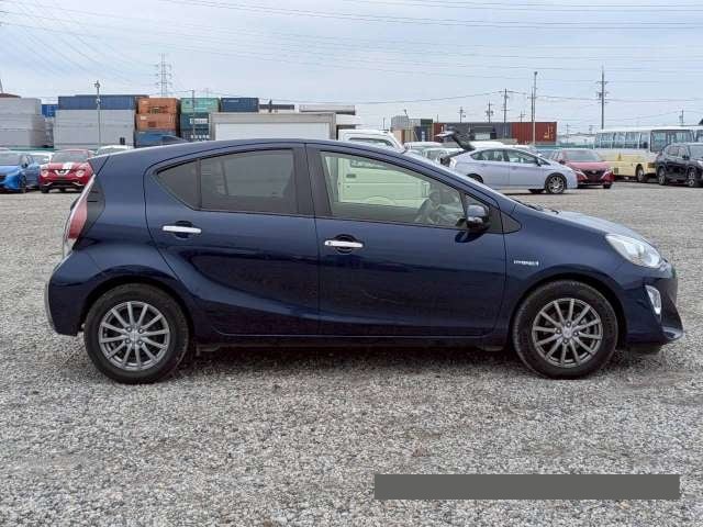2016 Toyota Aqua thumbnail