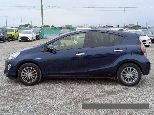 2016 Toyota Aqua thumbnail