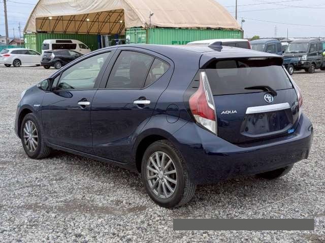 2016 Toyota Aqua thumbnail