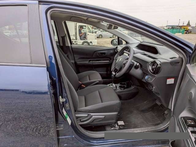2016 Toyota Aqua thumbnail