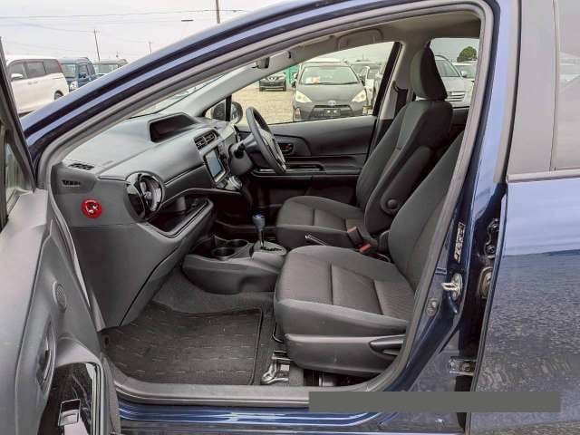 2016 Toyota Aqua thumbnail