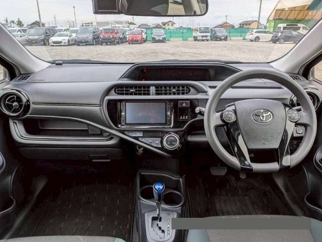 2016 Toyota Aqua thumbnail