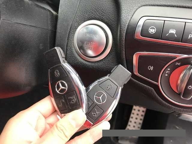 2017 Mercedes-Benz C thumbnail