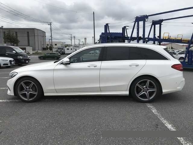 2017 Mercedes-Benz C thumbnail