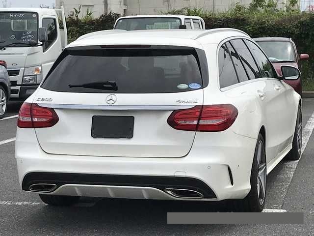 2017 Mercedes-Benz C thumbnail