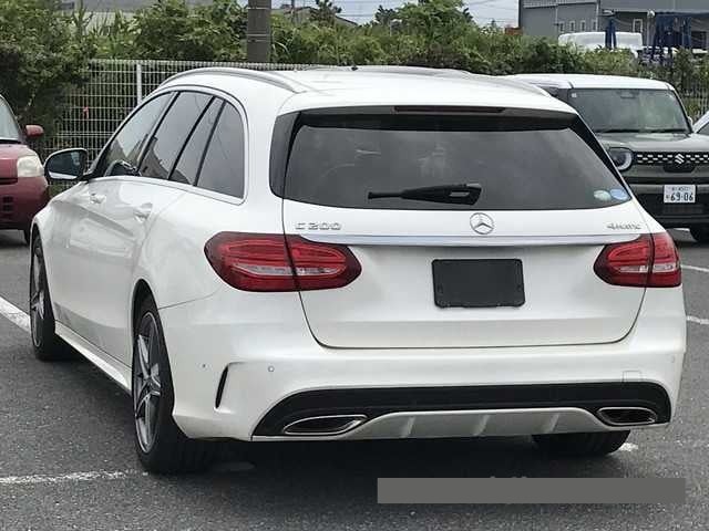 2017 Mercedes-Benz C thumbnail