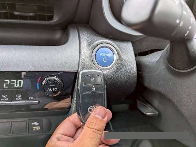 2021 Toyota Yaris thumbnail