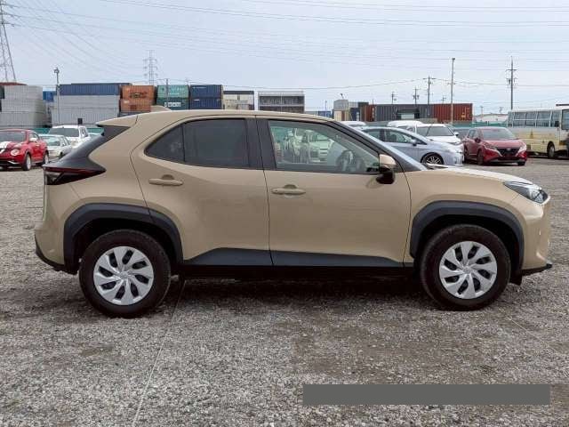 2021 Toyota Yaris thumbnail