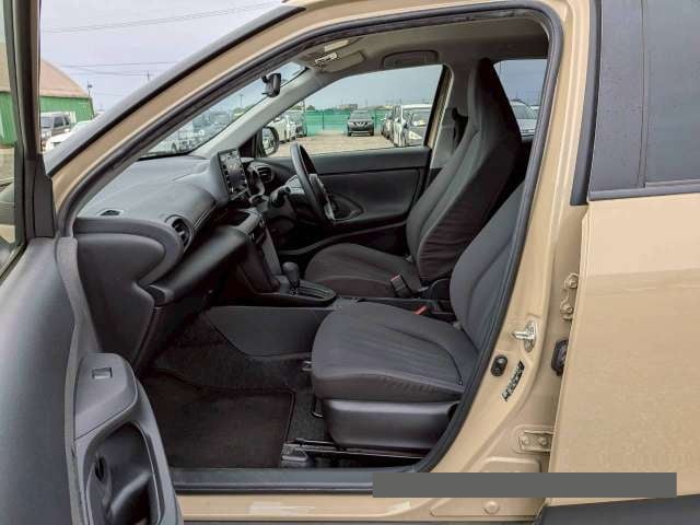 2021 Toyota Yaris thumbnail