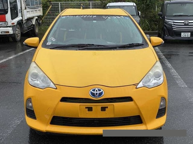 2013 Toyota Aqua thumbnail