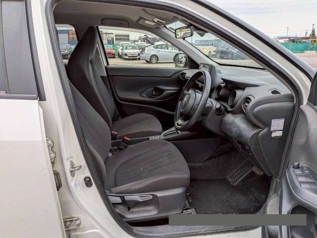 2021 Toyota Yaris thumbnail