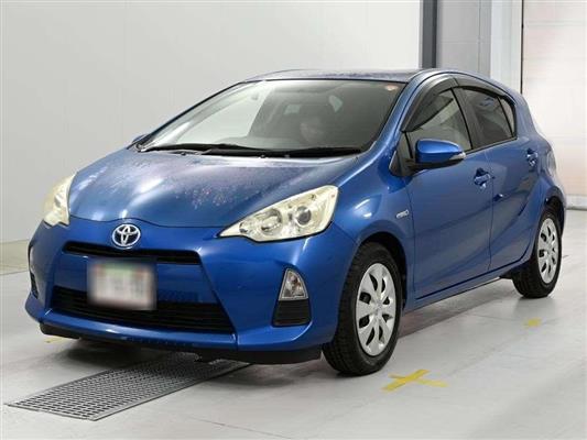 2013 Toyota Aqua thumbnail