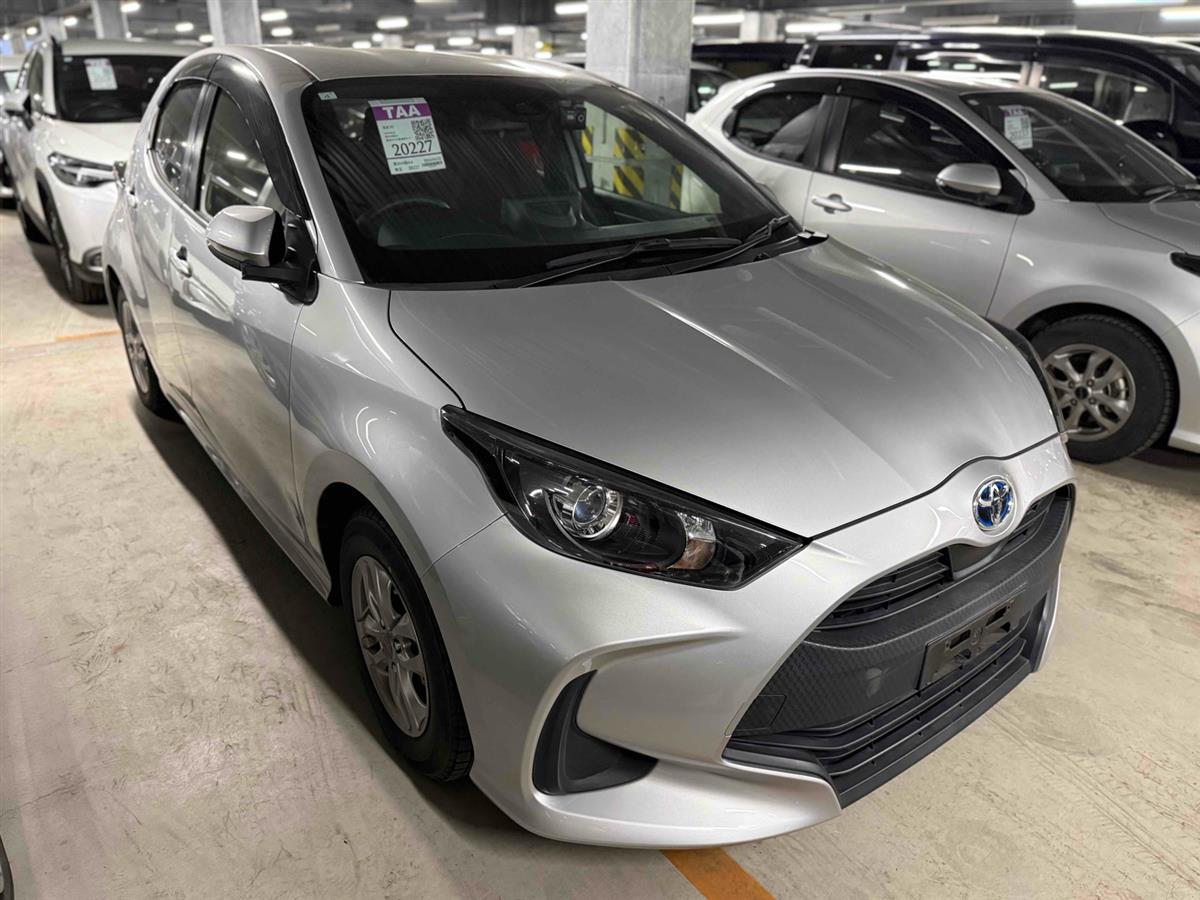 2021 Toyota Yaris thumbnail