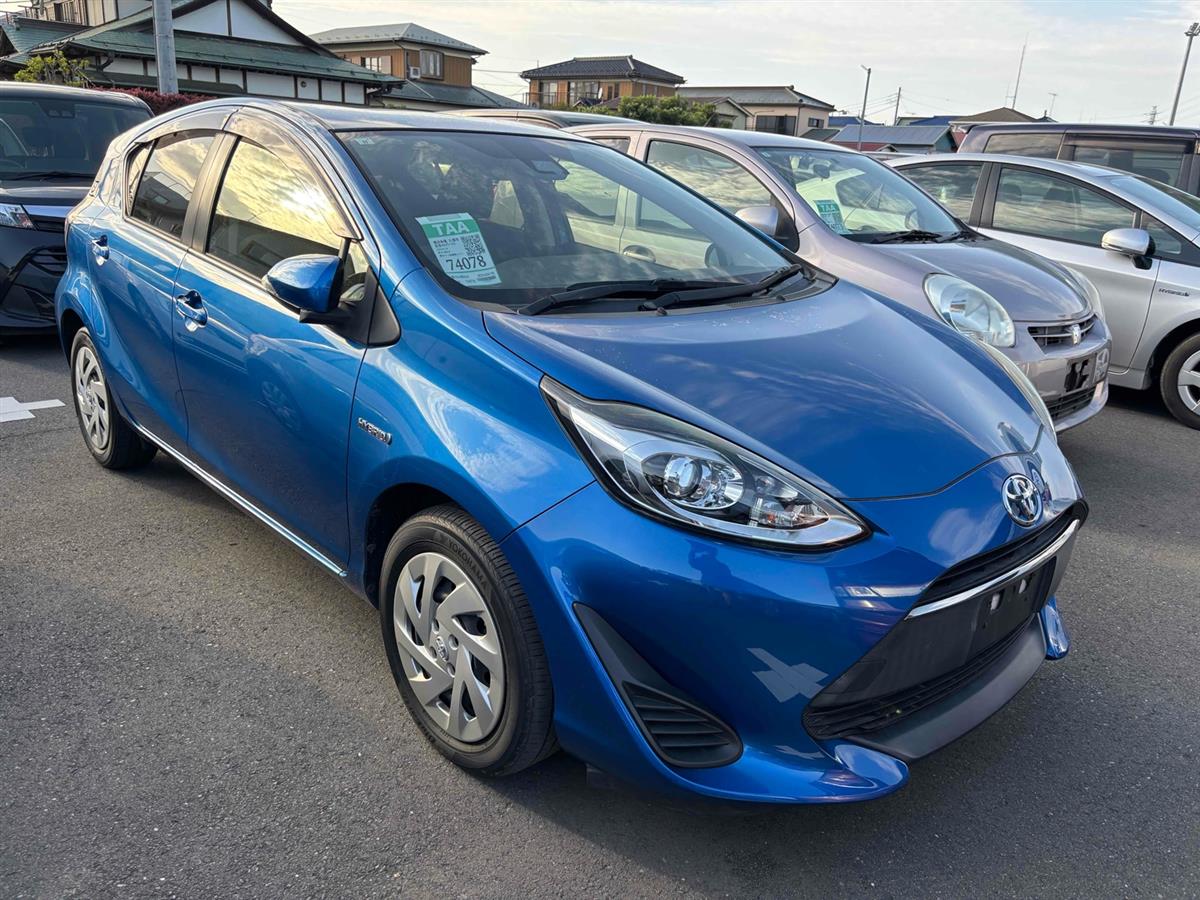 2017 Toyota Aqua thumbnail