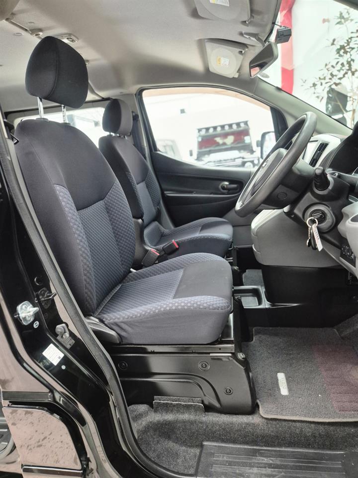 2016 Nissan Nv200 thumbnail