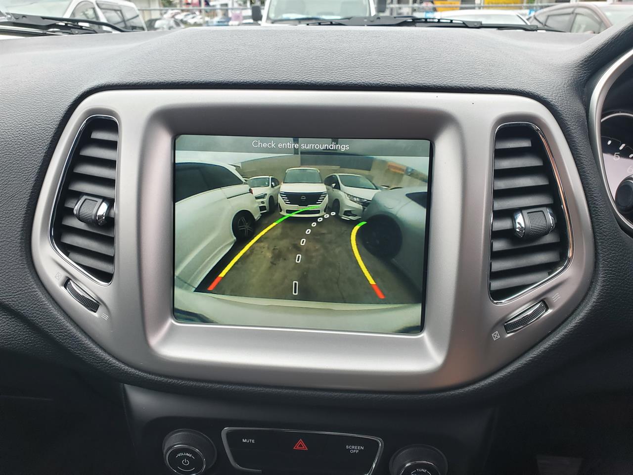 2019 Jeep Compass thumbnail