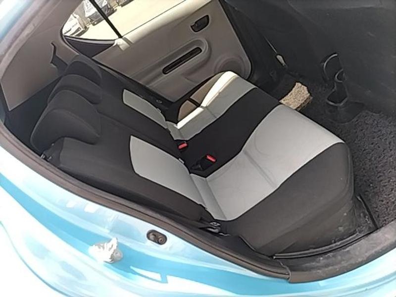 2013 Toyota Aqua thumbnail