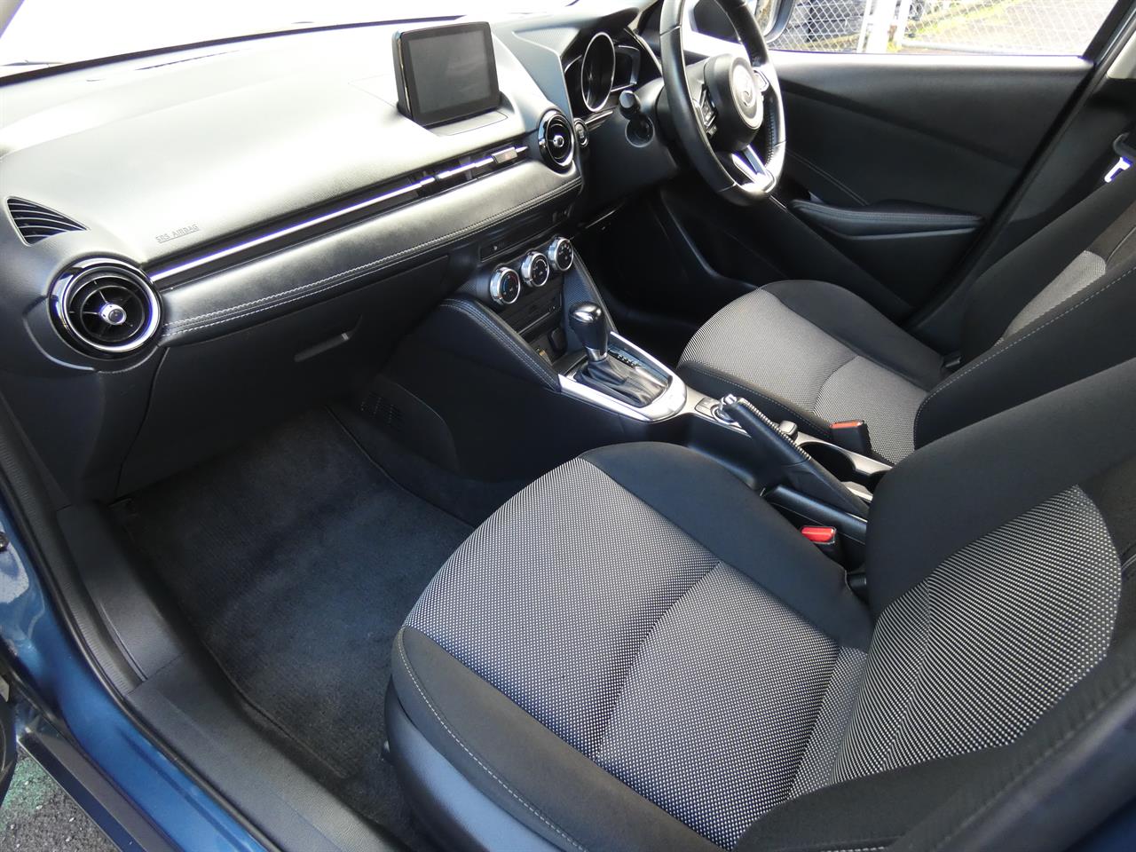 2018 Mazda DEMIO thumbnail