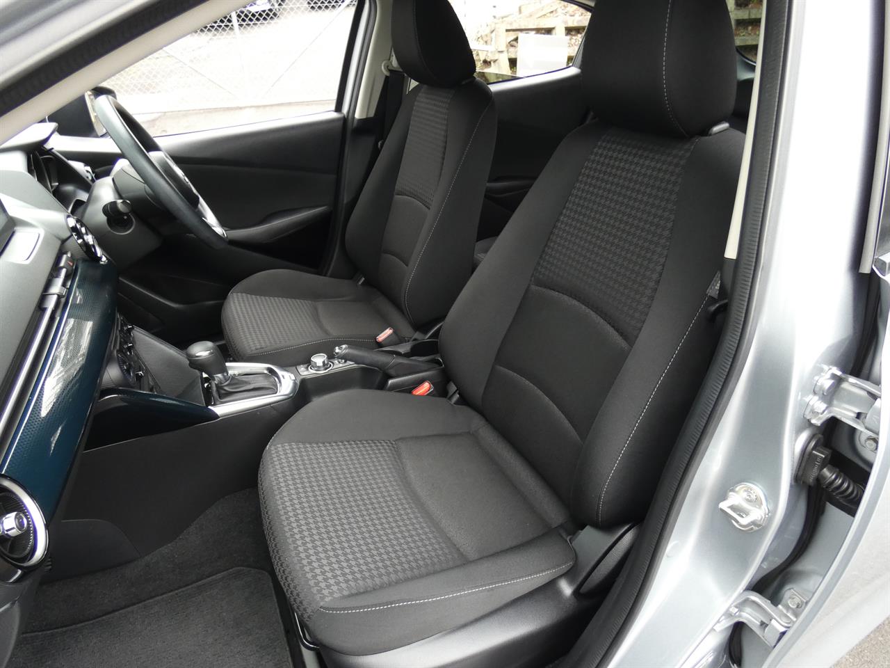 2018 Mazda DEMIO thumbnail