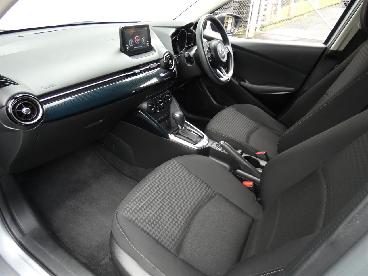2018 Mazda DEMIO thumbnail