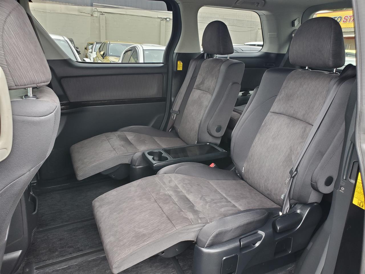 2012 Toyota Vellfire thumbnail