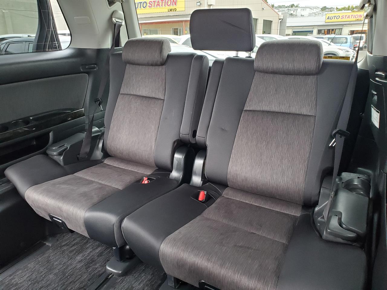 2012 Toyota Vellfire thumbnail