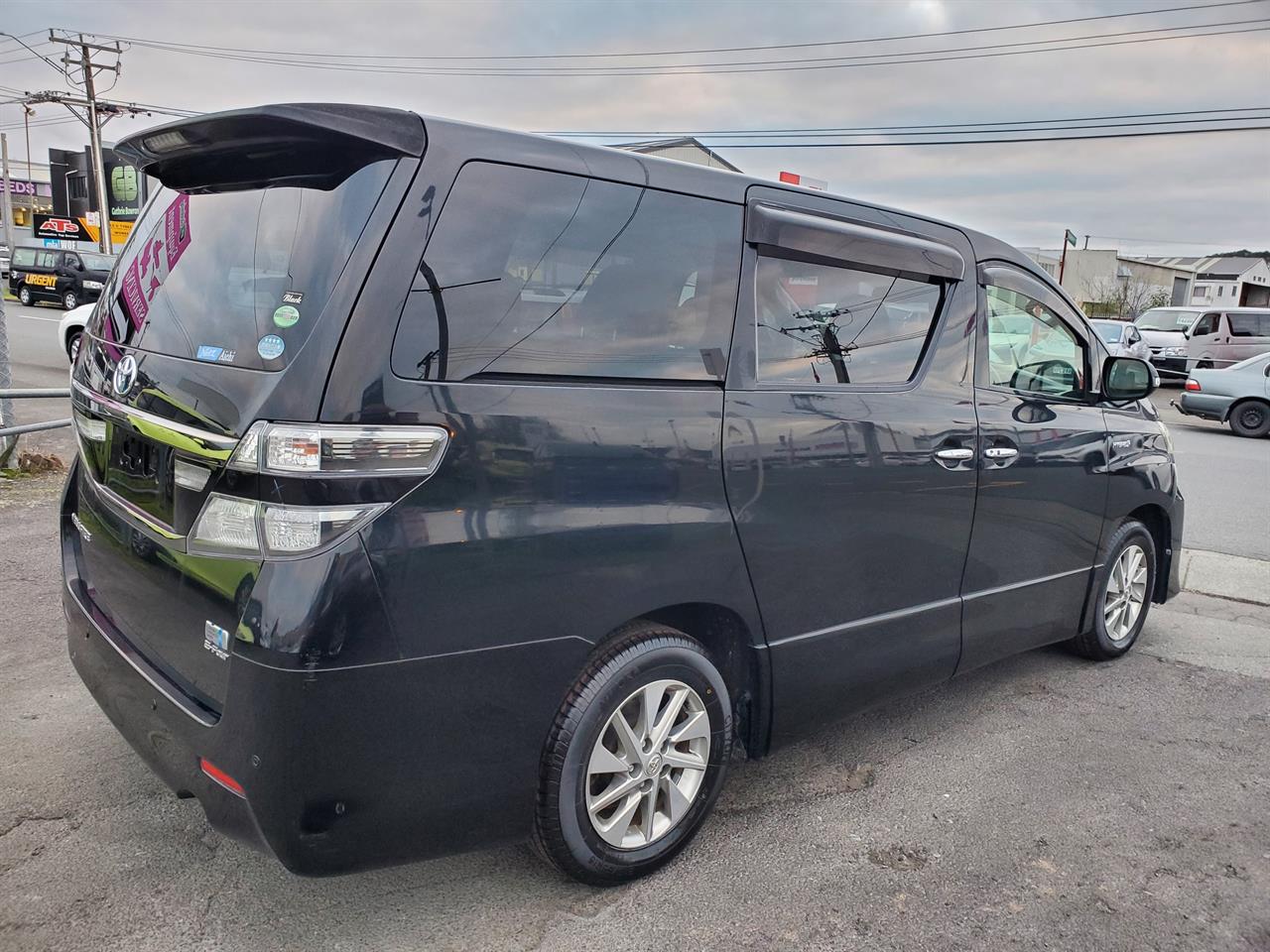 2012 Toyota Vellfire thumbnail