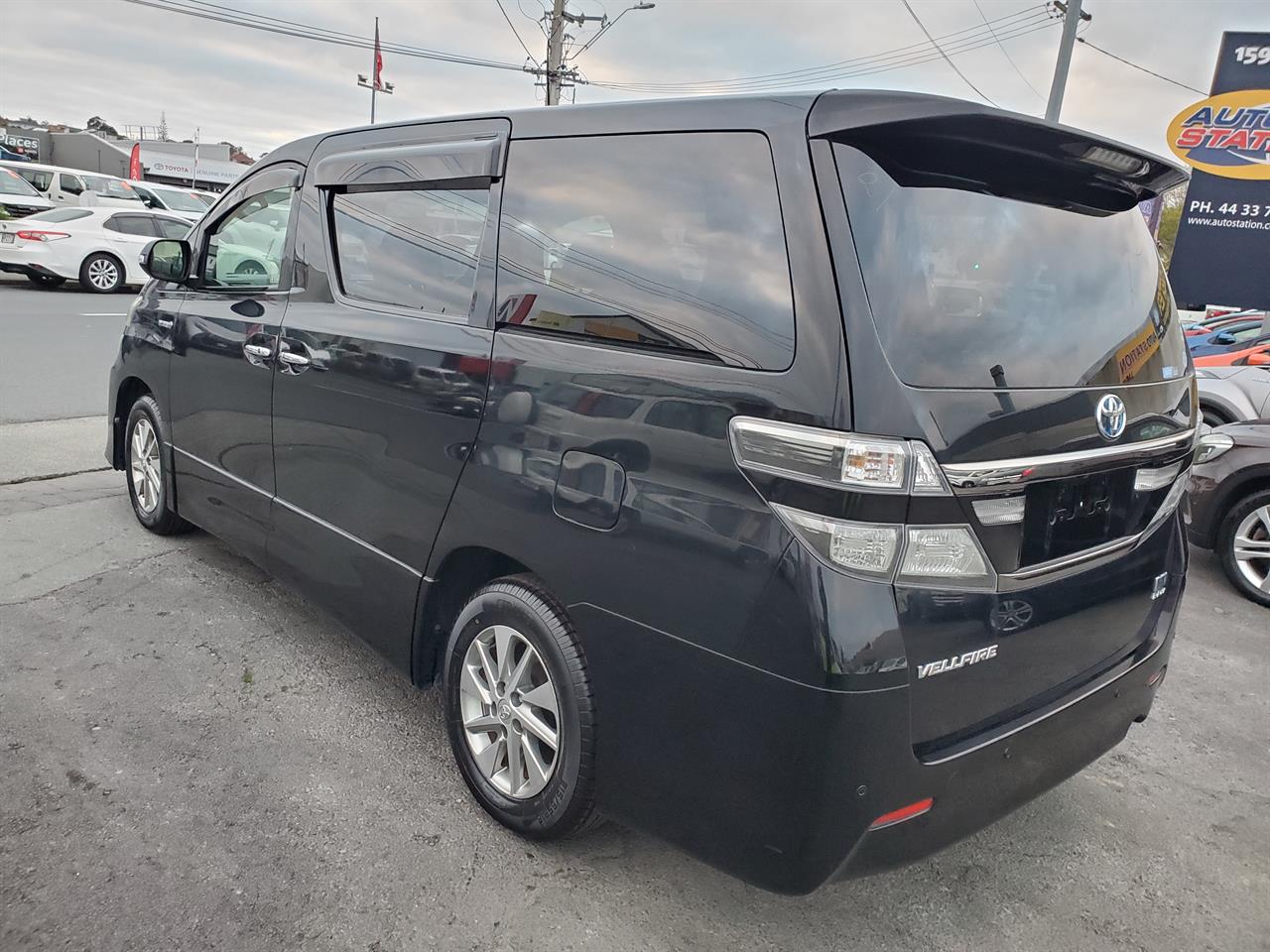2012 Toyota Vellfire thumbnail