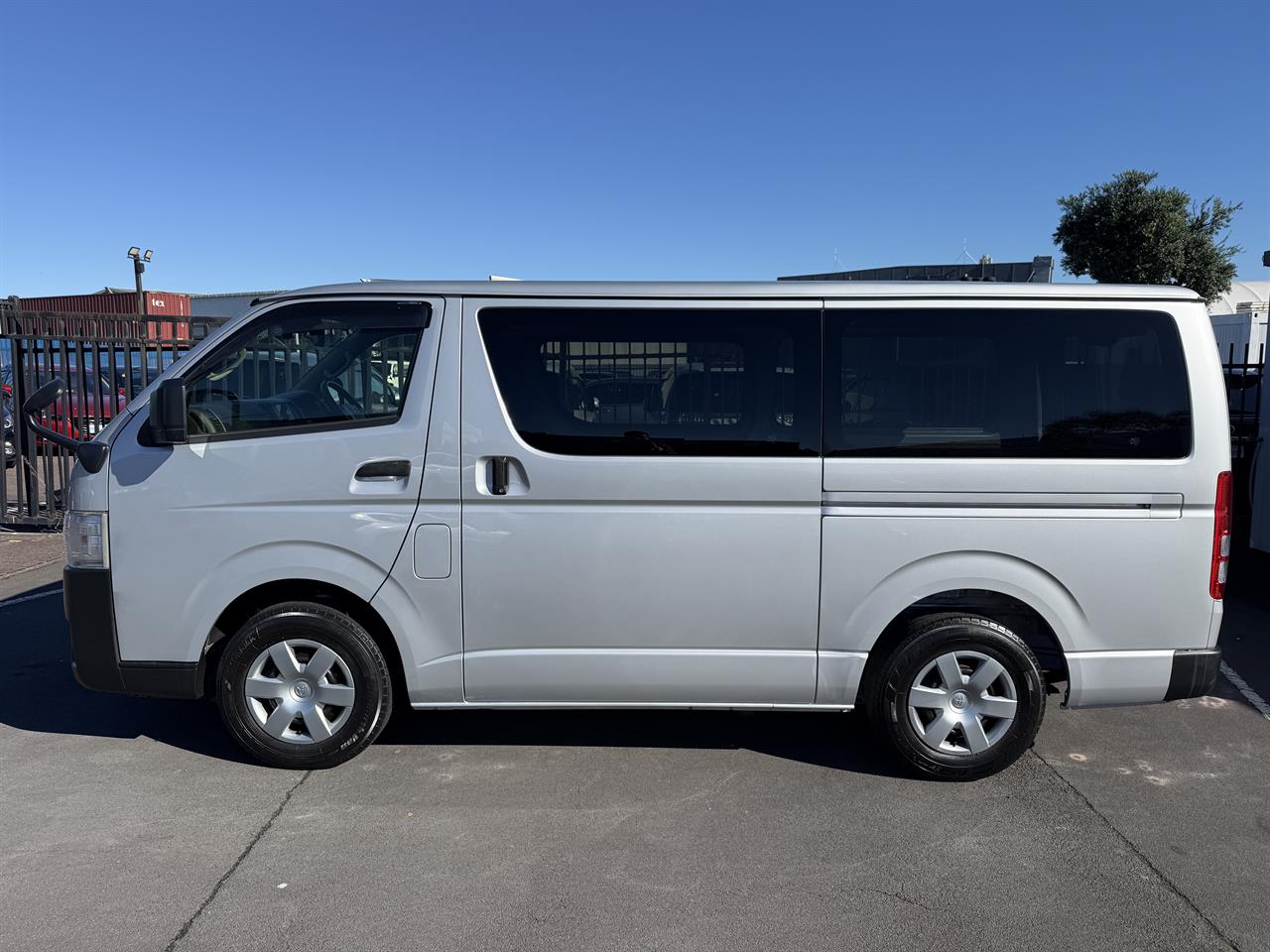 2020 Toyota Hiace thumbnail