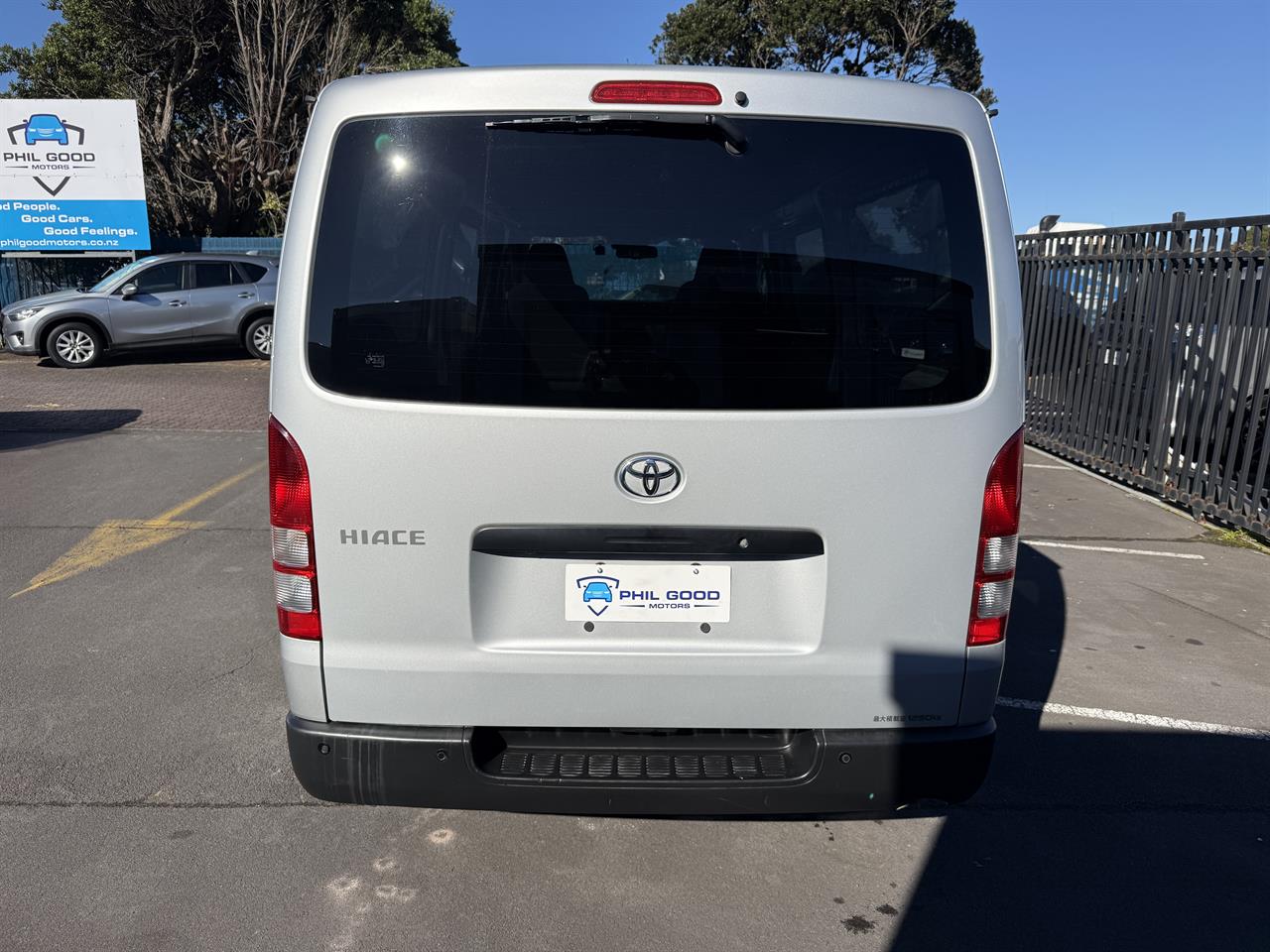 2020 Toyota Hiace thumbnail