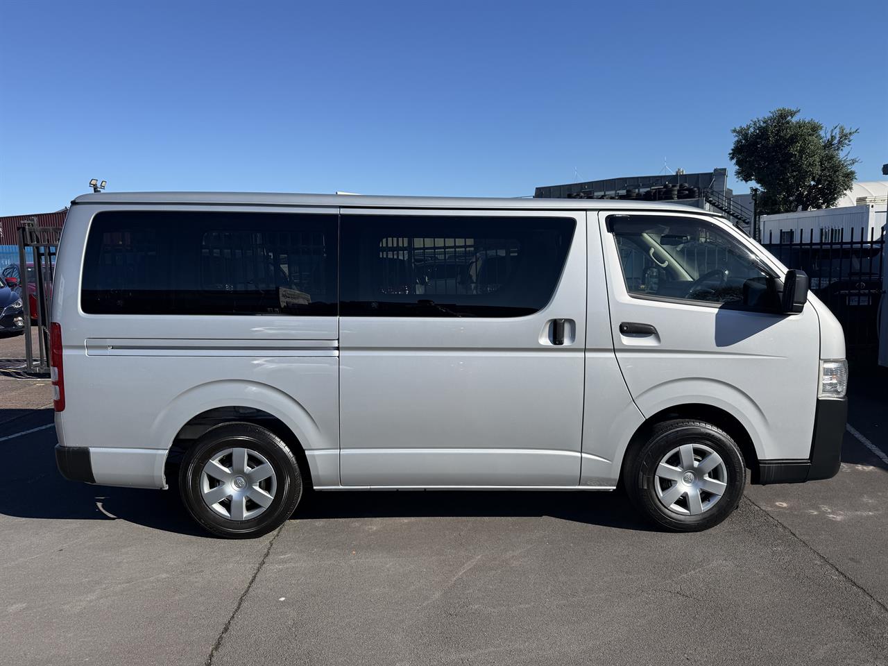 2020 Toyota Hiace thumbnail