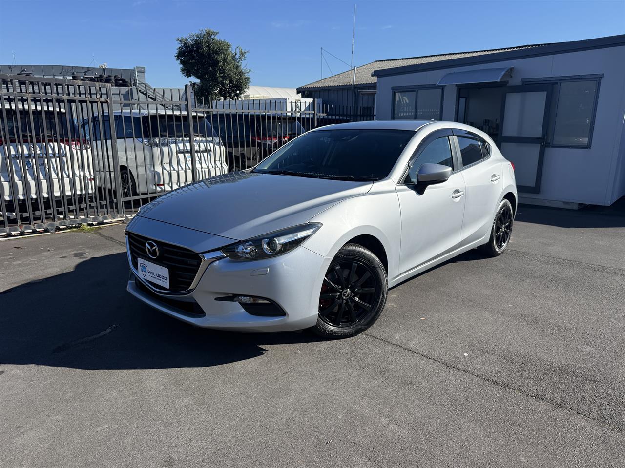 2018 Mazda Axela thumbnail
